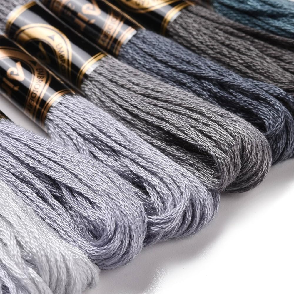 8 écheveaux 70 Yards gris Brac - Embroidery Embellishments avis et prix